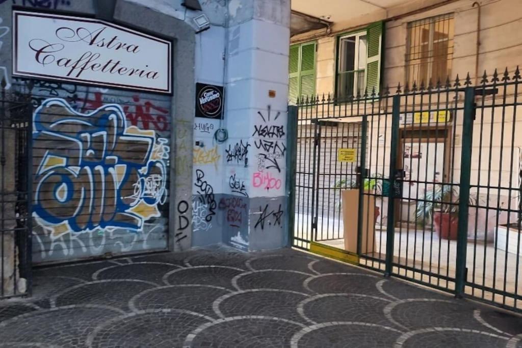 109c Mezzocannone Charming Flat Appartamento *